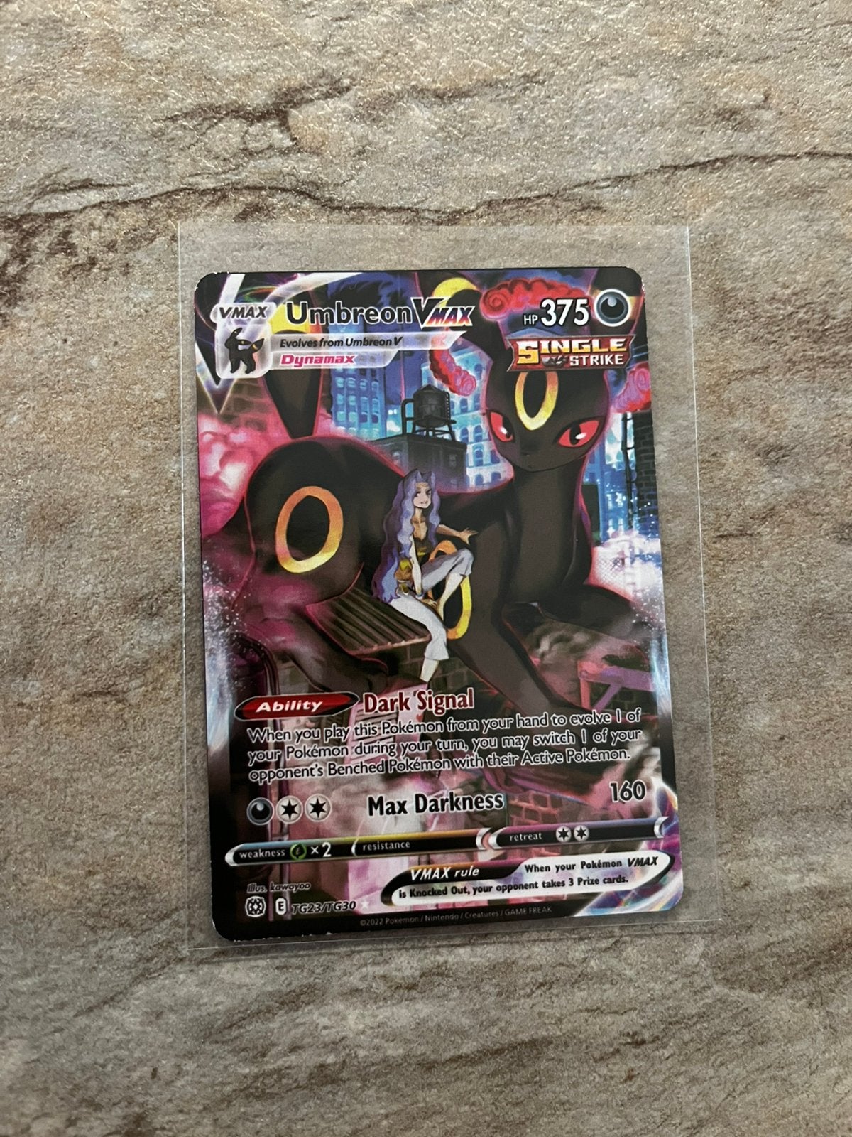 Pokemon kaart Umbreon VMAX, Hobby en Vrije tijd, Verzamelkaartspellen | Pokémon, Ophalen of Verzenden, Zo goed als nieuw