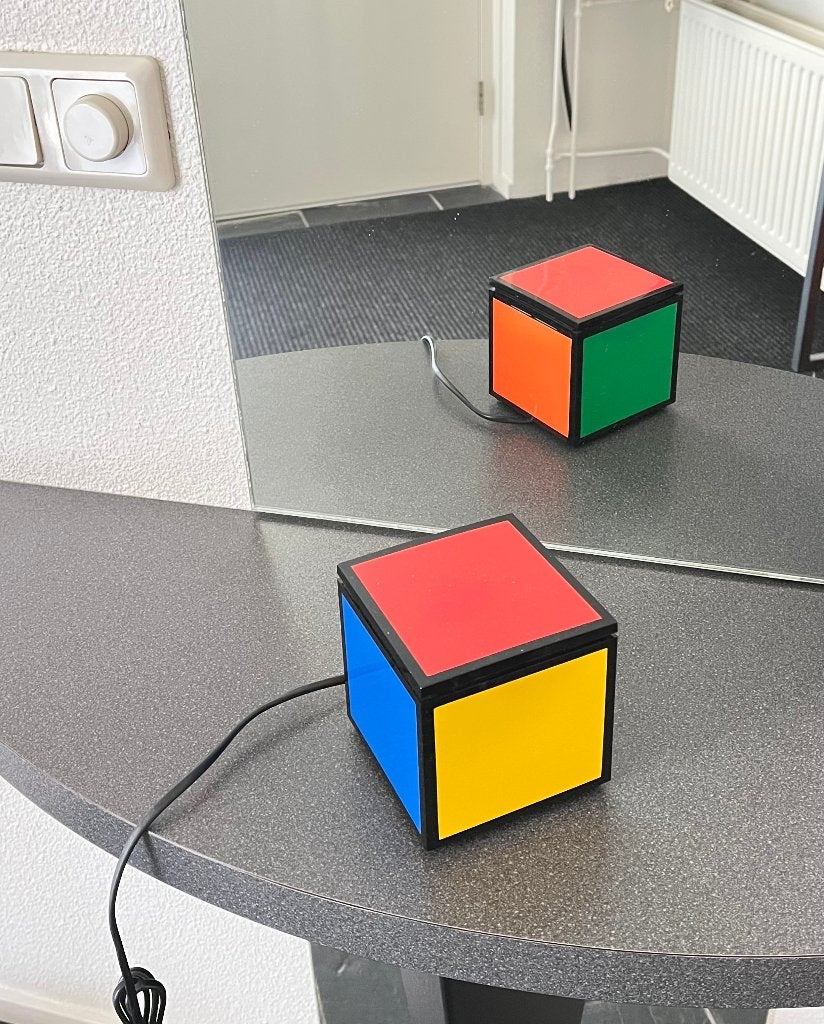Cini & Nils Cuboluce Tafellamp - Pentacolor Editie, 11 cm, Met schakelaar, Kunststof, Gebruikt