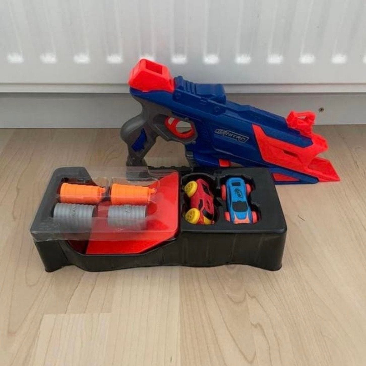 Nerf Nitro Blaster met auto's en accessoires, Ophalen of Verzenden, Gebruikt