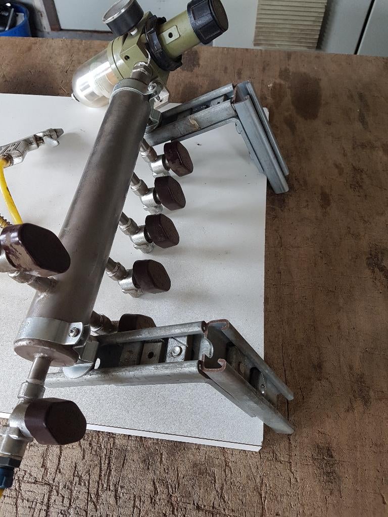lucht verdeelblok / airheader met olie/vocht scheider,, Doe-het-zelf en Verbouw, Compressors, Minder dan 25 liter, Ophalen, Zo goed als nieuw