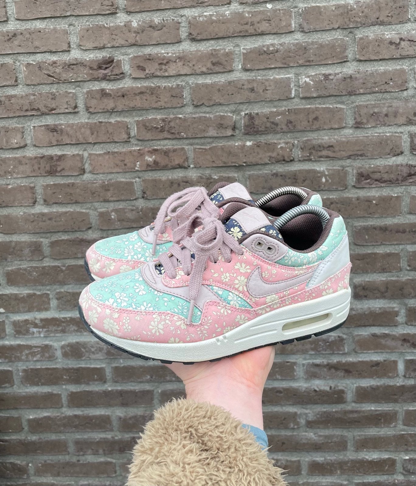 Nike Air Max 1 iD Liberty Of London Pastel Flowerprint, Kleding | Dames, Schoenen, Overige kleuren, Ophalen of Verzenden, Sneakers of Gympen