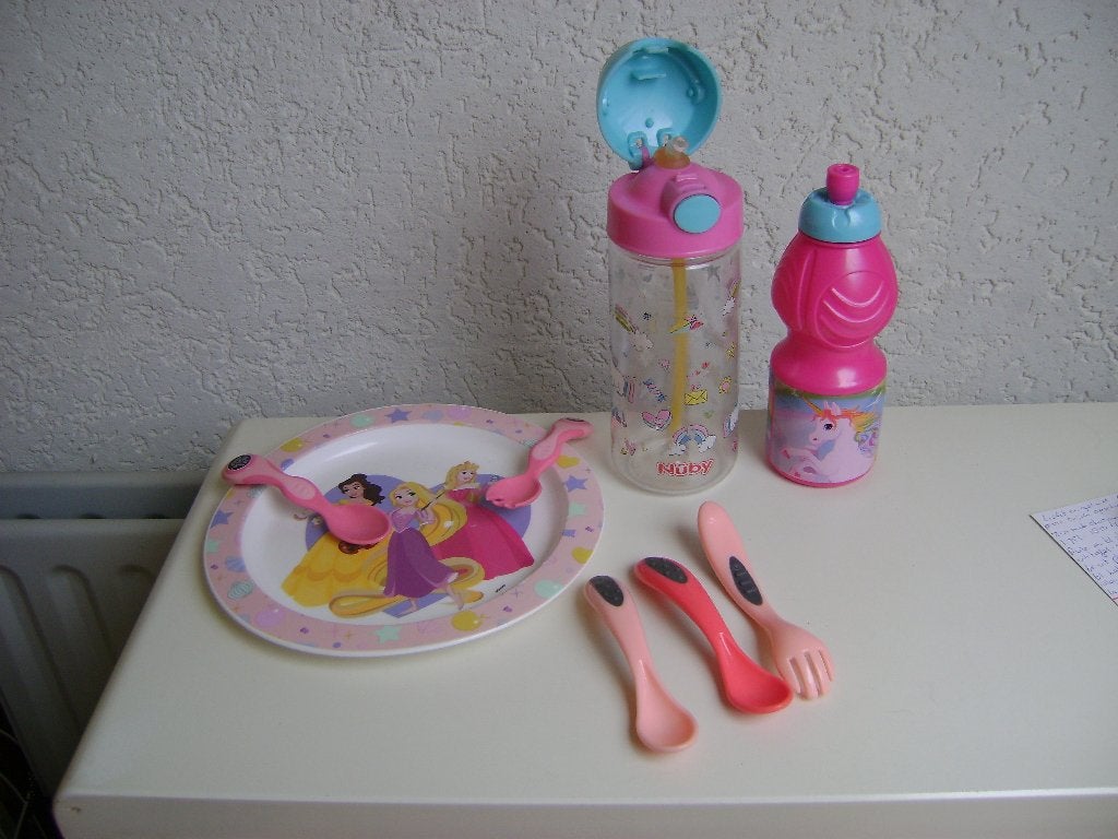 8del baby nuby fles 1horn fles prinsessenbord 3lepels 2vork, Ophalen of Verzenden, Zo goed als nieuw, Babyfles, Overige merken