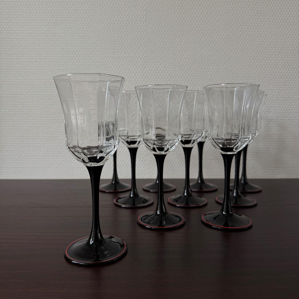 Vintage Luminarc 8 Hoekige Witte en Rode Wijnglazen Octime, Glas of Glazen, Ophalen of Verzenden, Overige stijlen, Glas