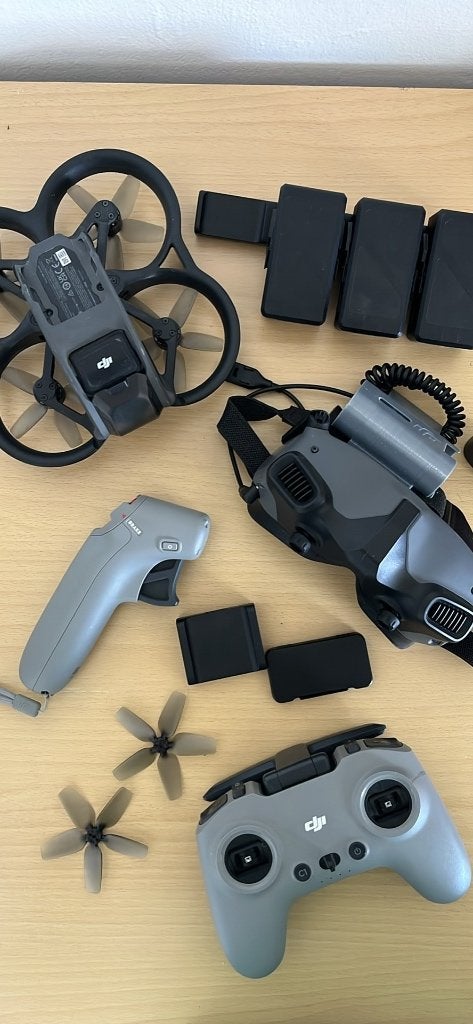 Dji avata + fpv controller, Audio, Tv en Foto, Drones, 250 tot 900 gram, Cameradrone, Ophalen of Verzenden, Zo goed als nieuw