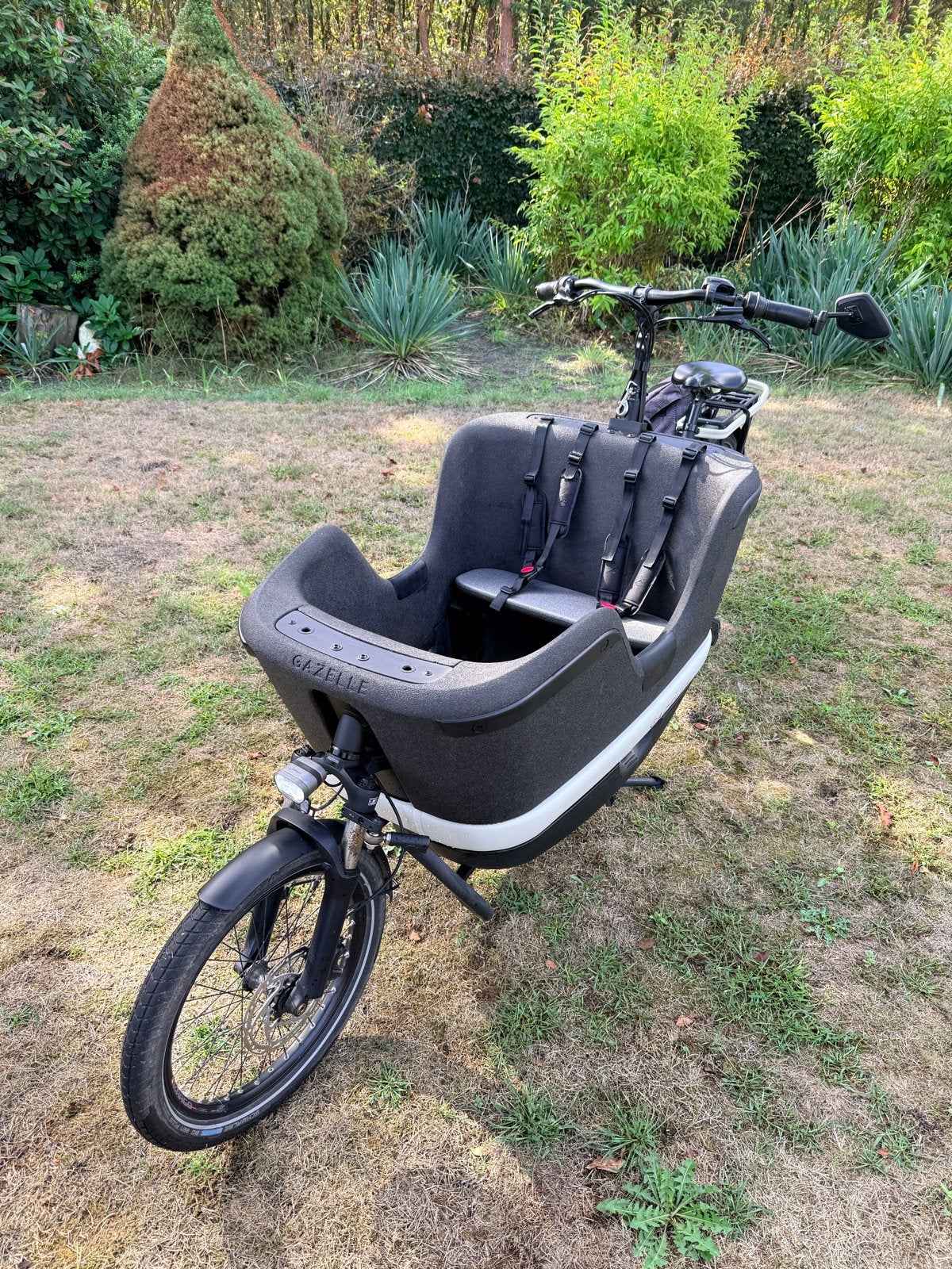 Foto 3 van Gazelle Makki bakfiets met kinderzitjes, z.g.a.n.