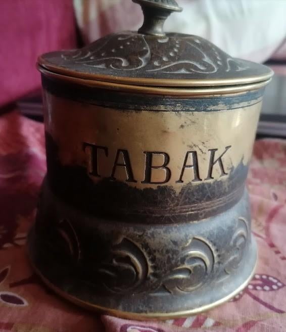 Antieke Tabakspot, Ophalen