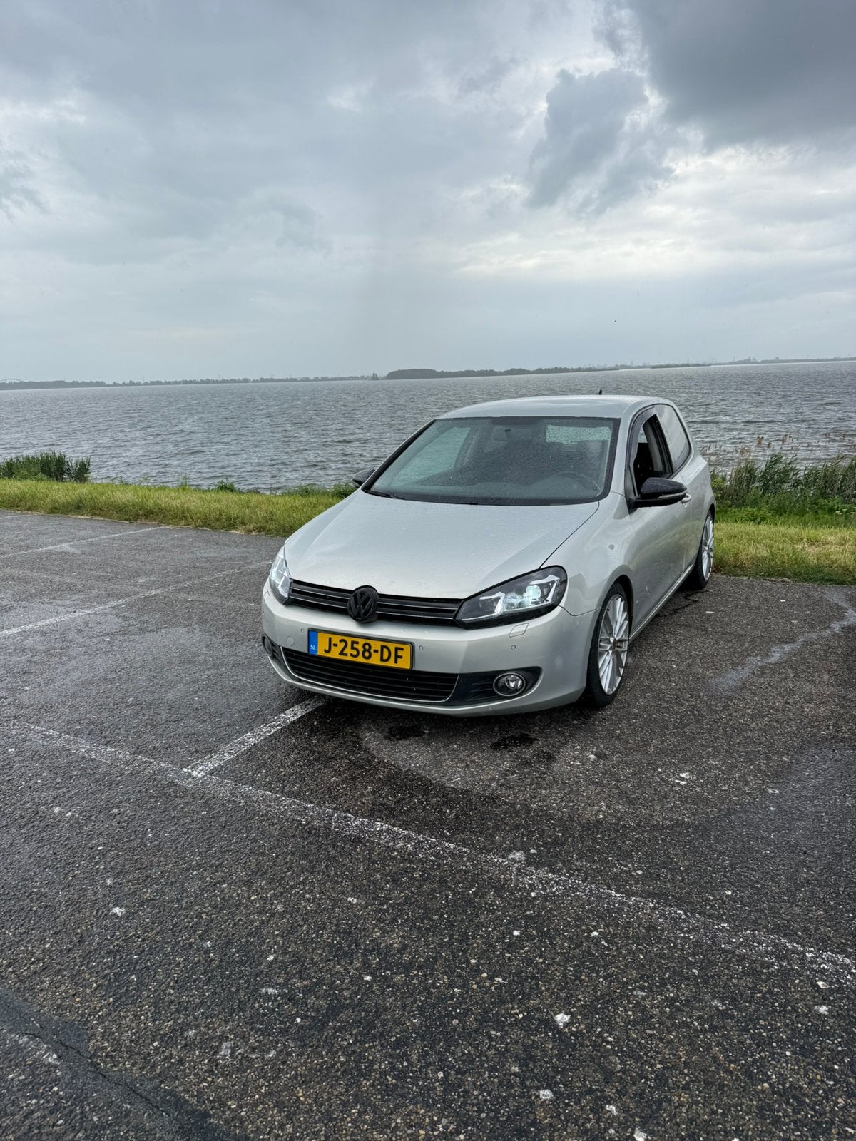 Volkswagen 2009 Grijs NIEUWE APK! DSG7, Zwart, 4 cilinders, Parkeerassistent, Hatchback
