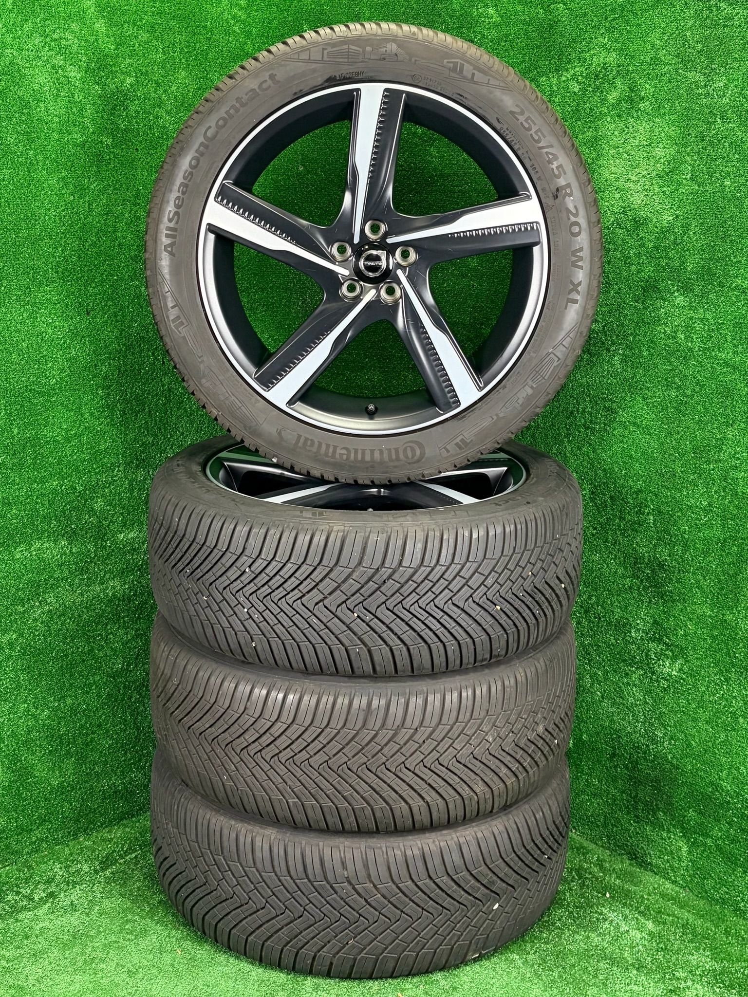 Originele 20 inch Volvo Ixion velgen met All-season banden, Auto-onderdelen, Gebruikt, 255 mm, -, -