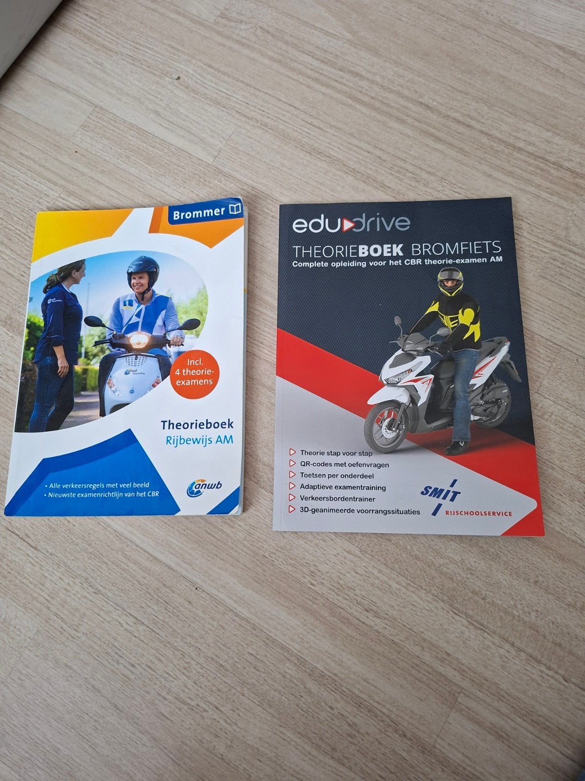 Theorieboeken Rijbewijs AM - Brommer & Bromfiets, Ophalen of Verzenden, Zo goed als nieuw