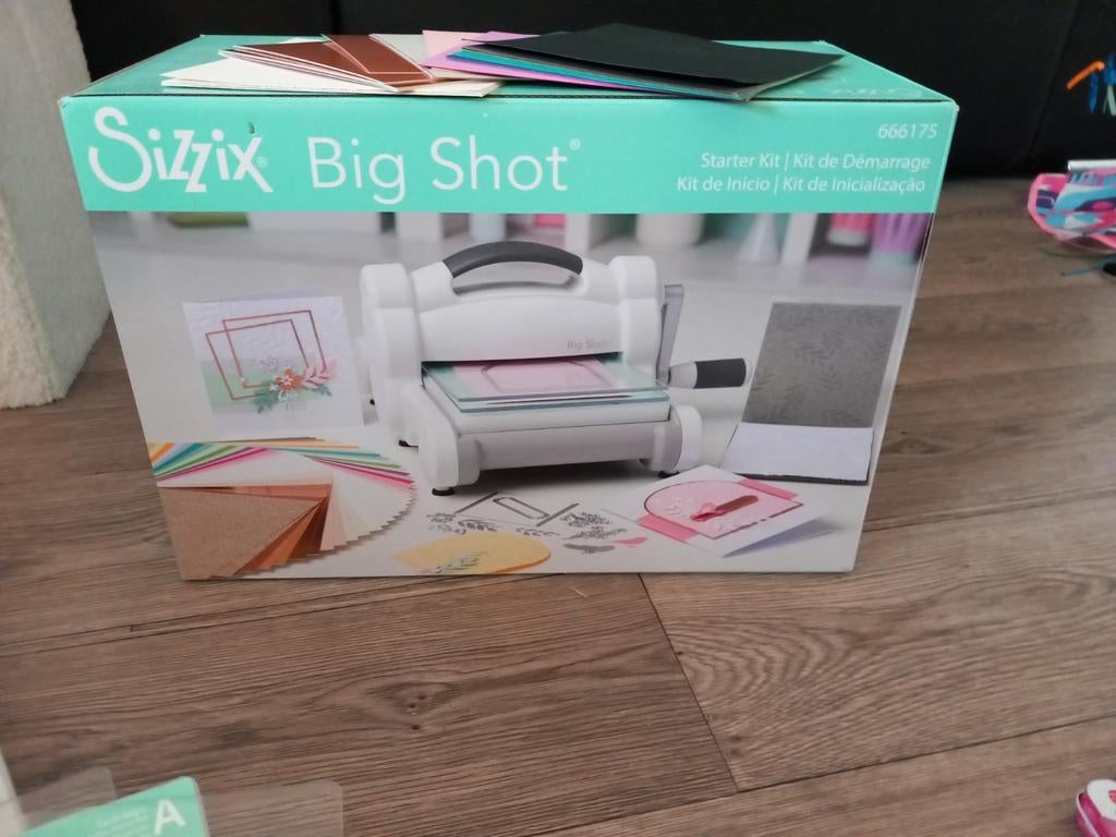 Sizzix BIG Shot stansmachine met benodigdheden, Ophalen of Verzenden, Zo goed als nieuw, Overige thema's, Pons of Mal