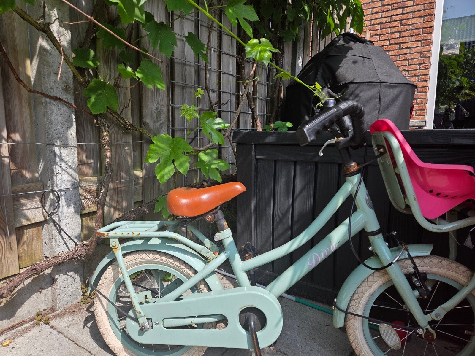 Kinderfiets 14 inch met achterband, zonder poppenzitje, Fietsen en Brommers, Fietsen | Kinderfietsjes, Terugtraprem, Gebruikt