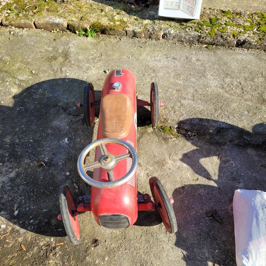 Antieke metalen loopauto Formule 1, Kinderen en Baby's, Speelgoed | Buiten | Voertuigen en Loopfietsen, Gebruikt, Loopvoertuig
