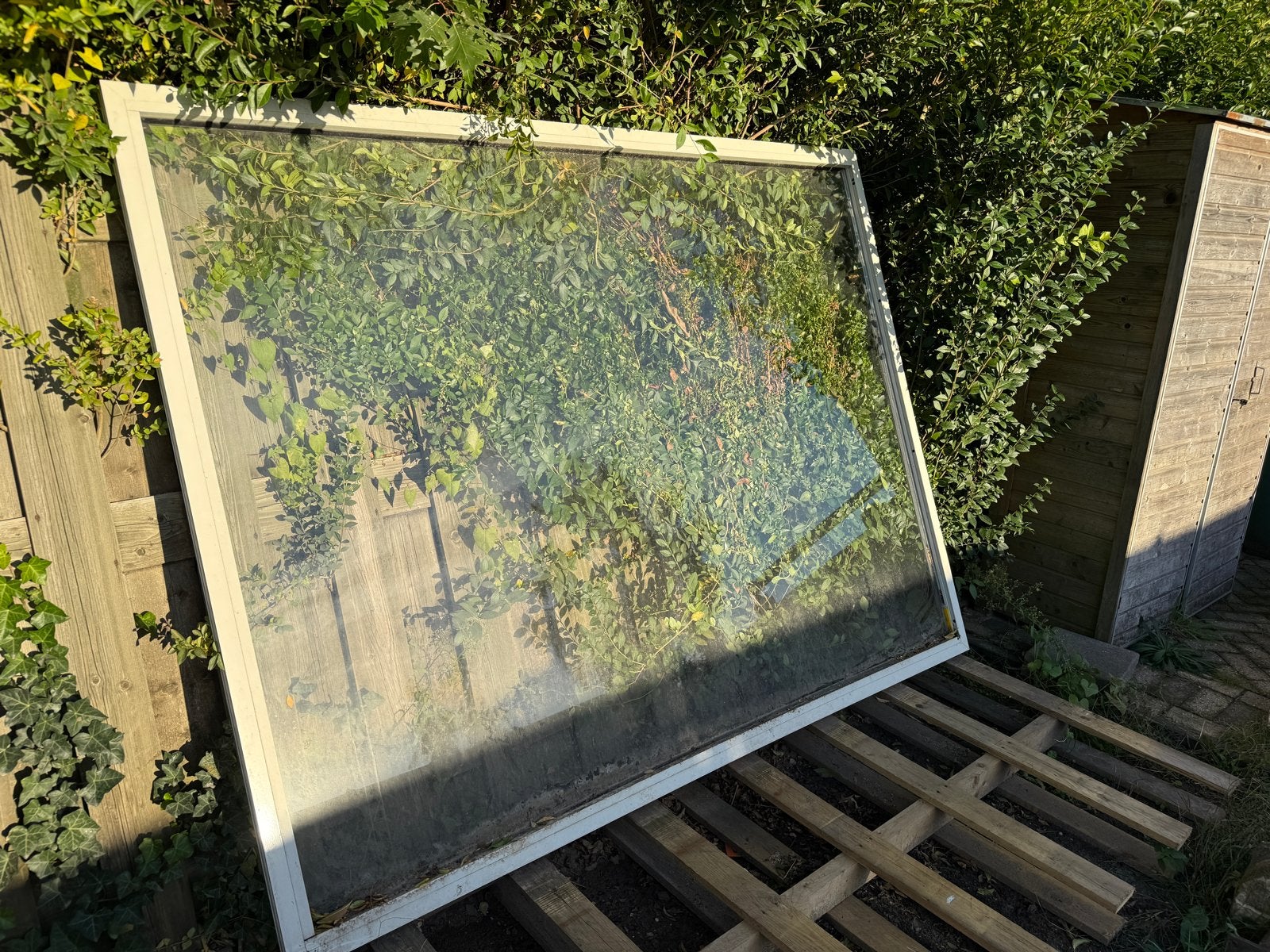 Groot raam 2,4m x 1,8m met aluminium kozijn, Doe-het-zelf en Verbouw, Ophalen, Gebruikt, Gevelraam of Ruit, 160 cm of meer