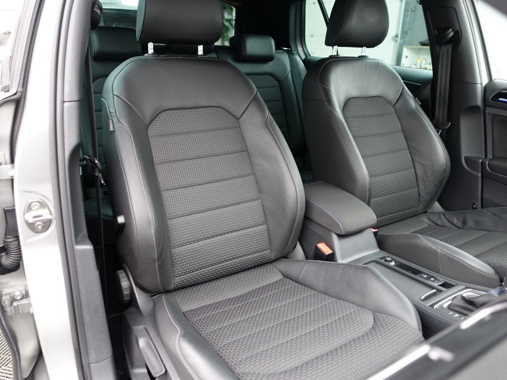 Volkswagen Golf 1.4 TSI GTE Highline Aut- Stoelmassage, Xeno, Gebruikt, 4 cilinders, Met garantie (alle), 1499 kg