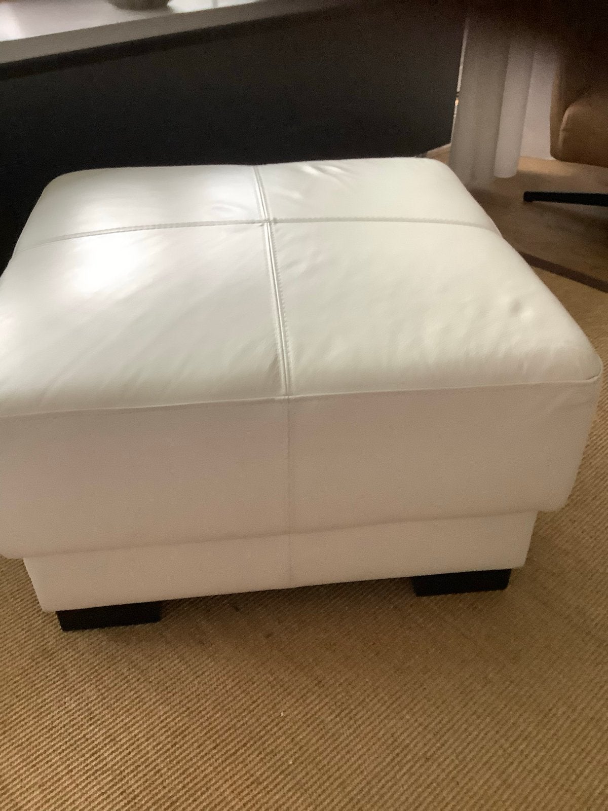 Witte hocker / poef of bijzet tafel - 75x75x45 cm, Ophalen, Vierkant, Leer, Zo goed als nieuw