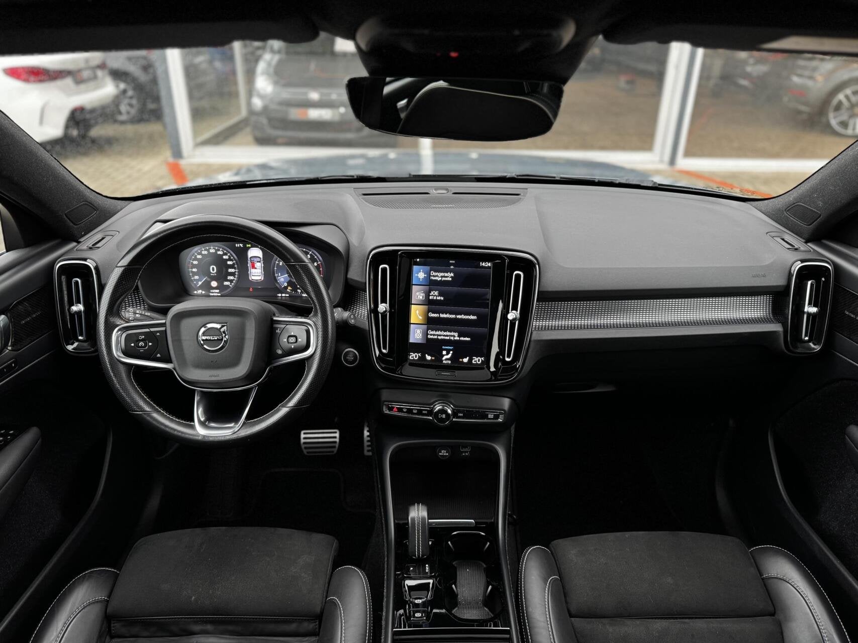 Volvo XC40 2.0 B4 R-Design|Pano|H&K|LED|360cam|ACC|TREK|Memo, Auto's, Volvo, 4 cilinders, 1969 cc, 14 km/l, Bedrijf