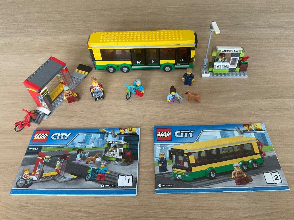 Busstation - Lego - 60154, Kinderen en Baby's, Compleet, Lego, Ophalen of Verzenden, Complete set