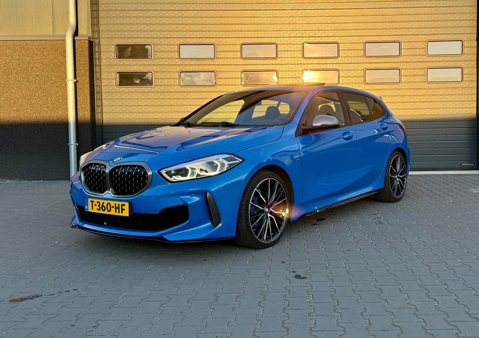 BMW 1-Serie M135i | 2020 | BLAUW | ALLE OPTIES, 1998 cc, 4 cilinders, Blauw, Alcantara