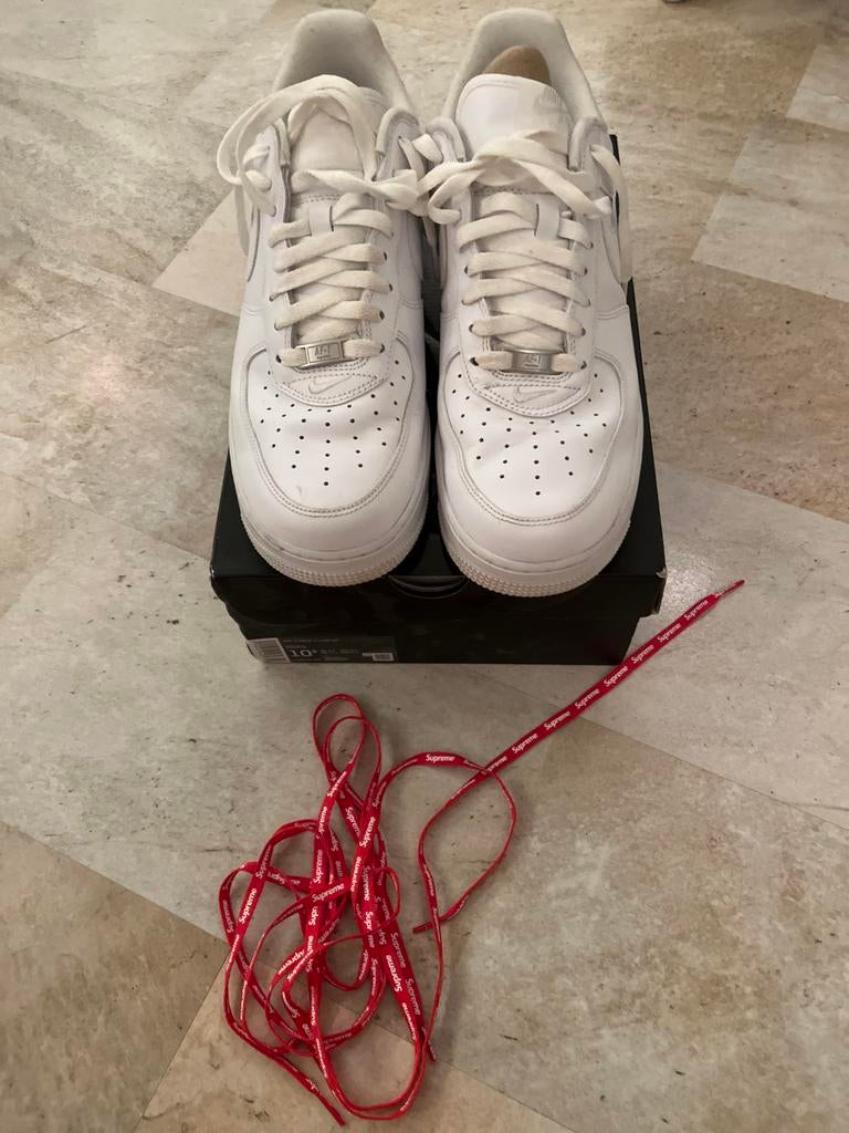 Nike Air Force 1 Low Supreme White - Maat 44.5, Kleding | Heren, Schoenen, Zo goed als nieuw, Sneakers of Gympen, Wit, Ophalen of Verzenden