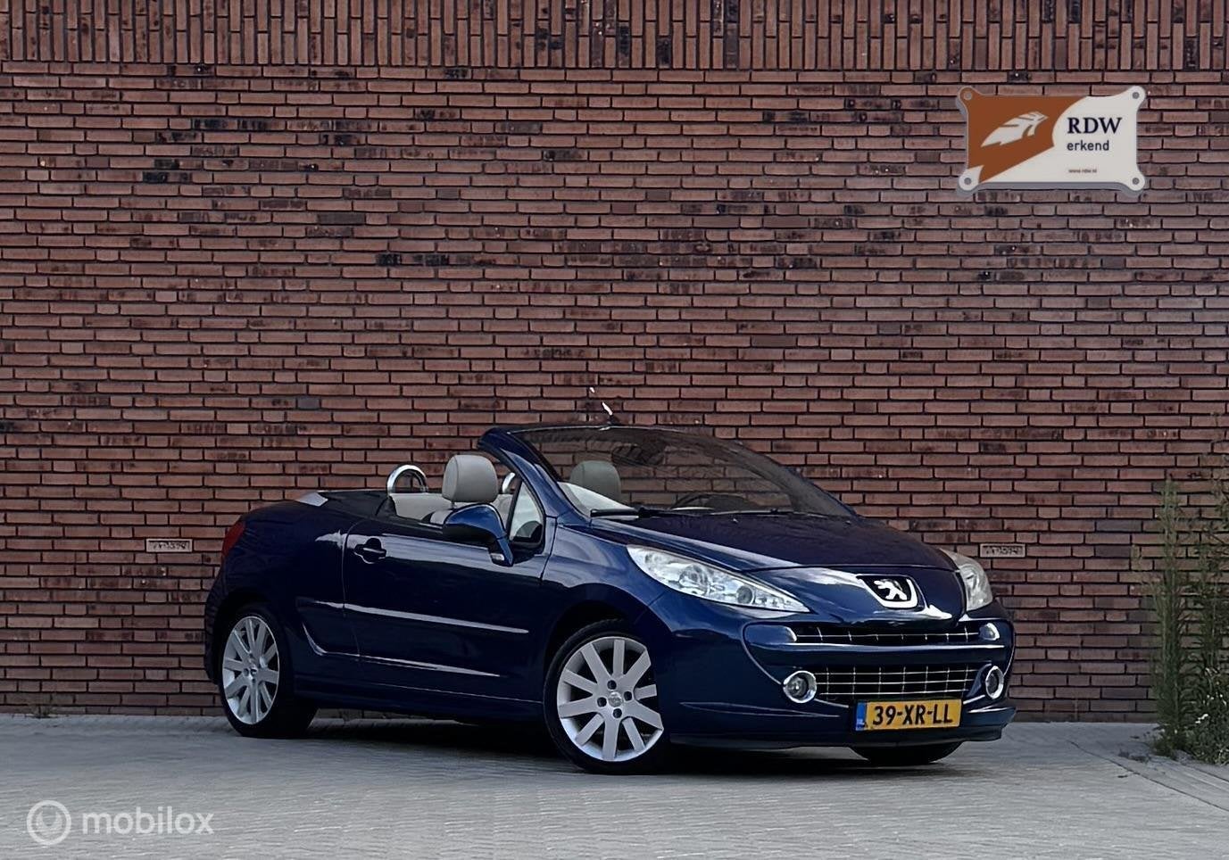 Peugeot 207 CC 1.6-16V T Féline, Auto's, Voorwielaandrijving, Gebruikt, Beige, 4 cilinders