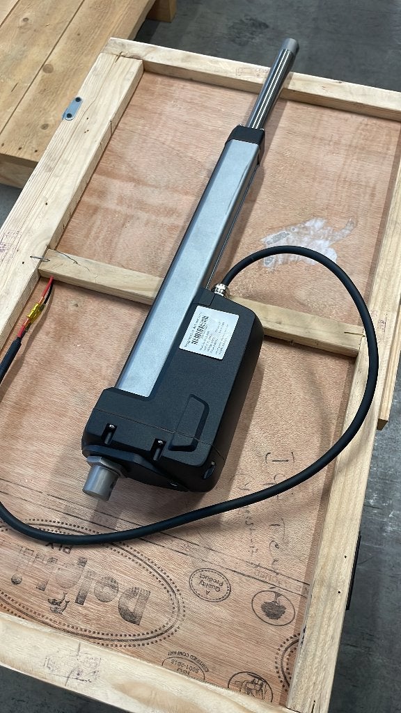 Elektrische lineaire actuator, Ophalen, Zo goed als nieuw