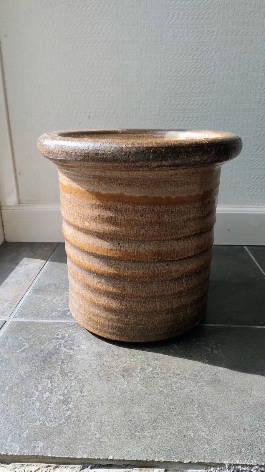 Soesbergen bloempot - Bruin aardewerk, Gebruikt, Rond, Binnen, Minder dan 40 cm