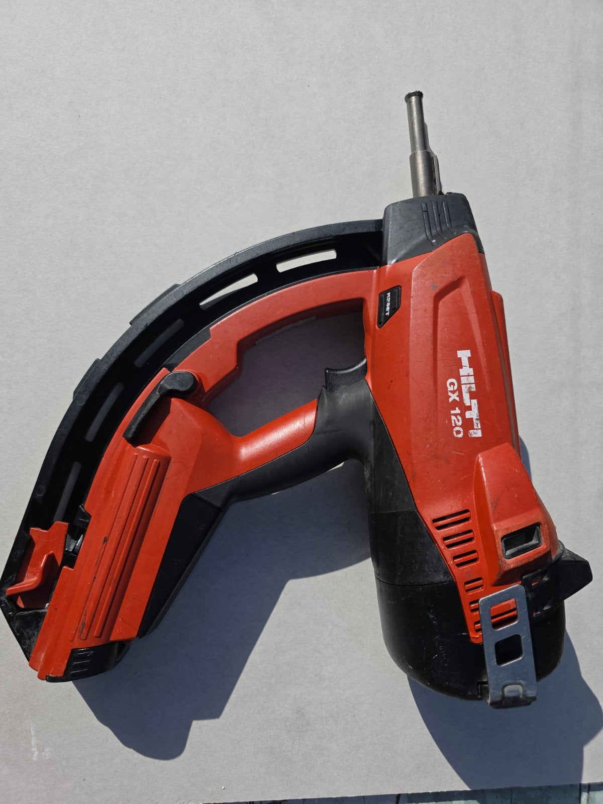 Hilti GX 120 Gas tacker met nagels en gaspatronen, Ophalen of Verzenden, Gebruikt, Tacker/nietmachine, Hilti