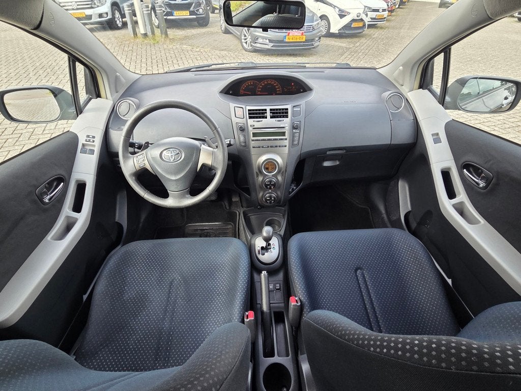 Toyota Yaris 1.3 VVTi Aspiration/AUTOMAAT/DEALER ONDERHOUD, 750 kg, 4 cilinders, Bedrijf, 550 kg