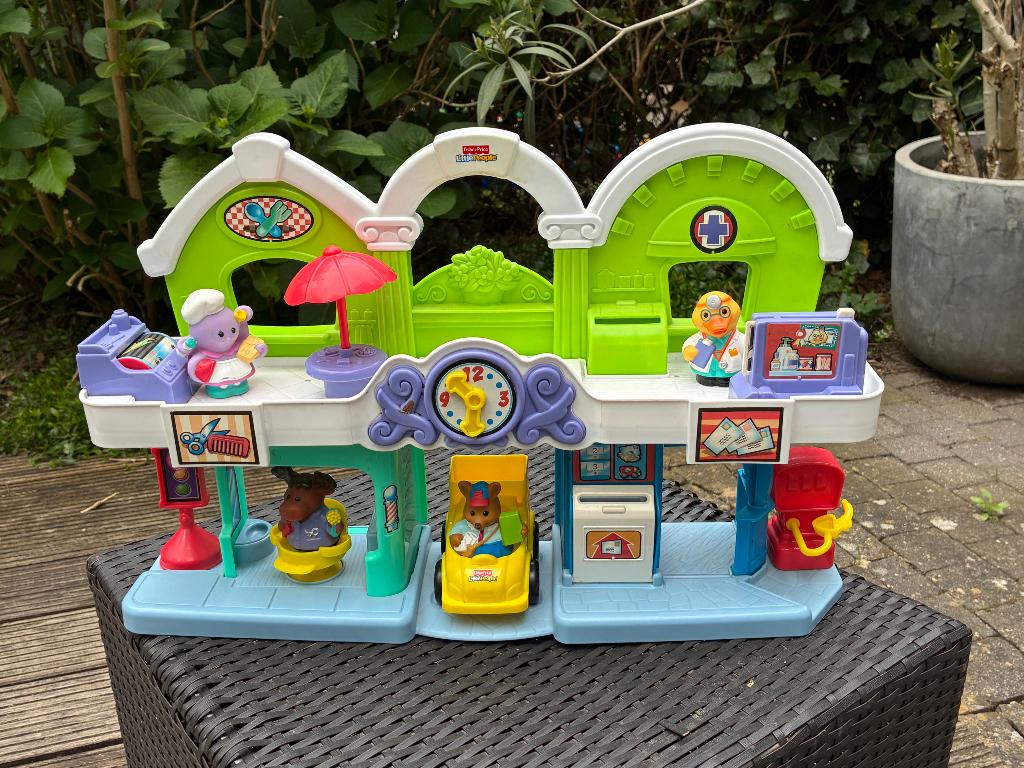 Fisher Price Little People stad speelset + poppetjes, Kinderen en Baby's, Speelgoed | Fisher-Price, Ophalen of Verzenden, Gebruikt