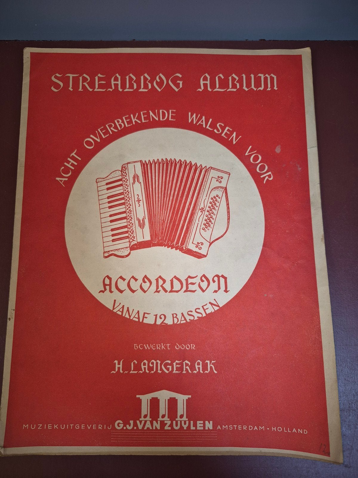 Strebabog Album: 8 Walsen voor Accordeon (vanaf 12 bassen), Ophalen of Verzenden