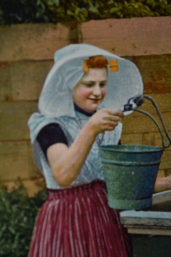 DLD WW1 1916 MEISJE KLEDERDRACHT ZEELAND ZUID bEVELAND, Ophalen of Verzenden, Voor 1920, Gelopen, Sterren en Beroemdheden