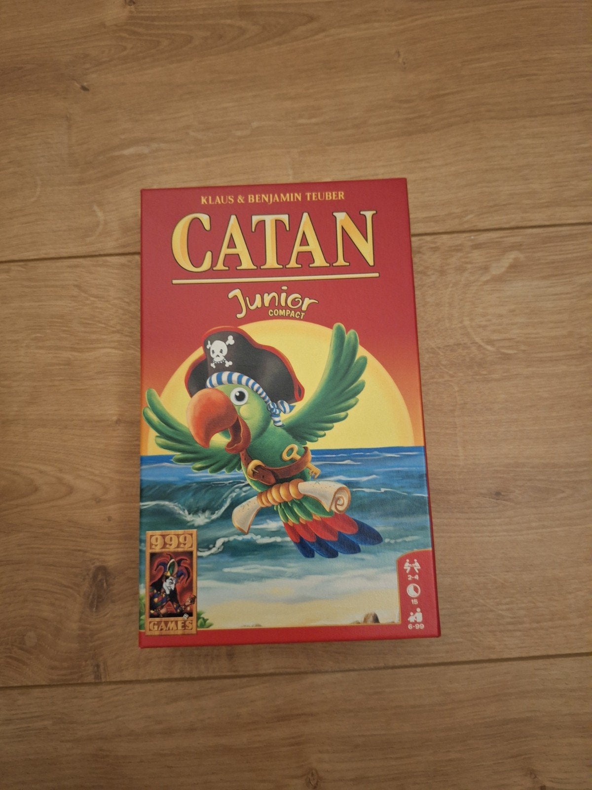 Catan Junior Compact - Zo goed als nieuw, Hobby en Vrije tijd, Gezelschapsspellen | Bordspellen, Ophalen of Verzenden, Zo goed als nieuw