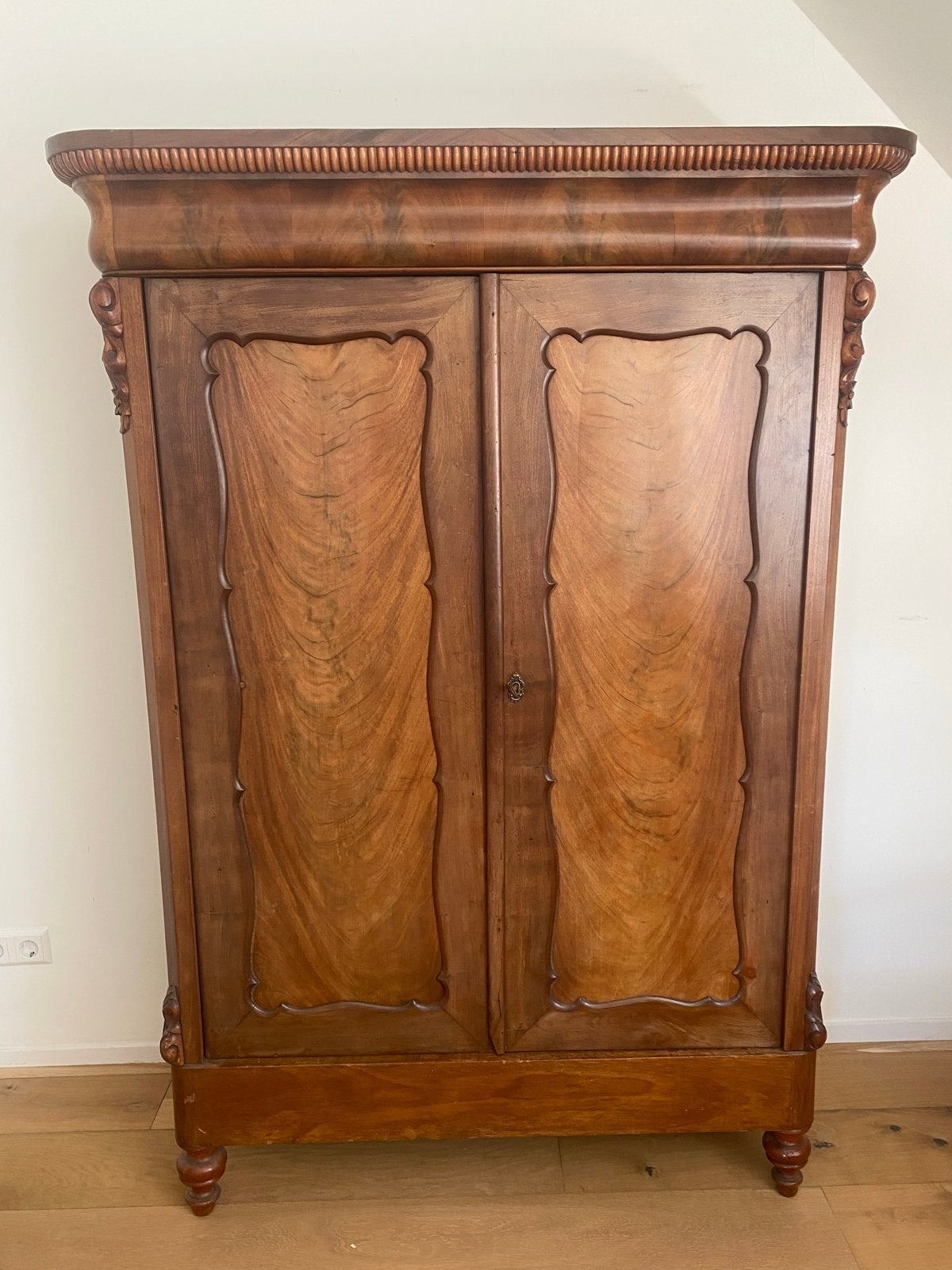 Antieke houten kast Biedermeier linnenkast brocante, Ophalen