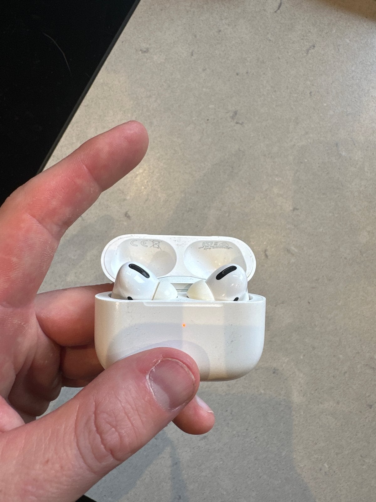 AirPods Pro met defect linkeroortje (pieptoon), Audio, Tv en Foto, Koptelefoons, Ophalen, In-ear, Bluetooth, Wit