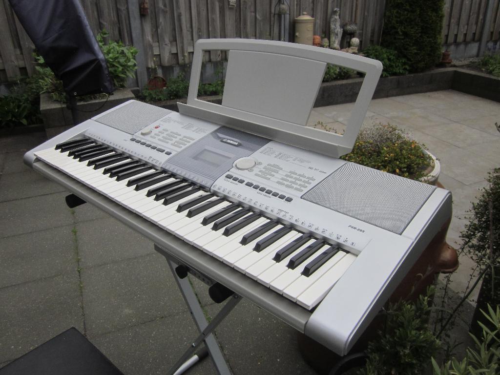 Yamaha PSR 295 keyboard met veel toebehoor, Muziek en Instrumenten, Keyboards, Ophalen, 61 toetsen, Overige merken, Met standaard