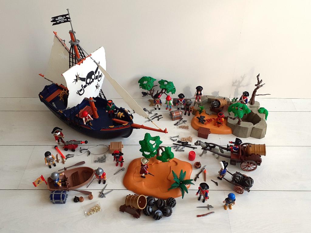 set piraten tegen Franse soldaten met schip 5810 + 8 sets, Ophalen of Verzenden, Gebruikt, Complete set