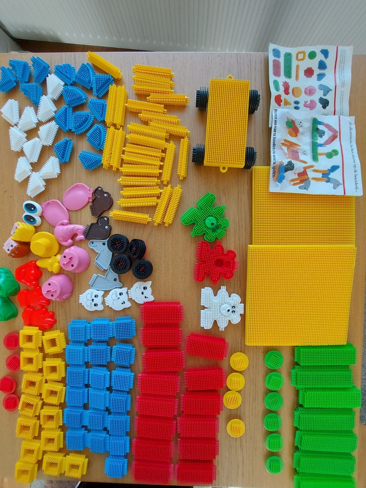 Grote set (150 stuks)noppenbouwstenen met figuren en wielen, Ophalen of Verzenden, Gebruikt, Nopper