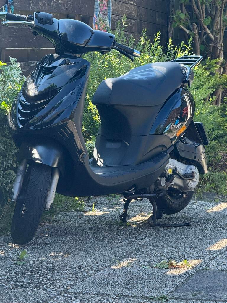 Piaggo zip 4t 50cc, Ophalen, Zo goed als nieuw, Benzine, Zip