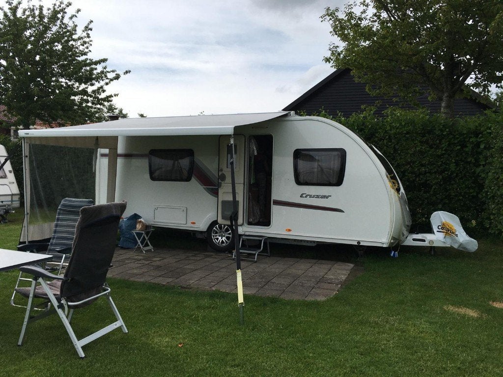 Caravan Sprite Cruser 492SR 2014, Caravans en Kamperen, Standaardzit, 2 aparte bedden, 7 tot 8 meter, Kachel
