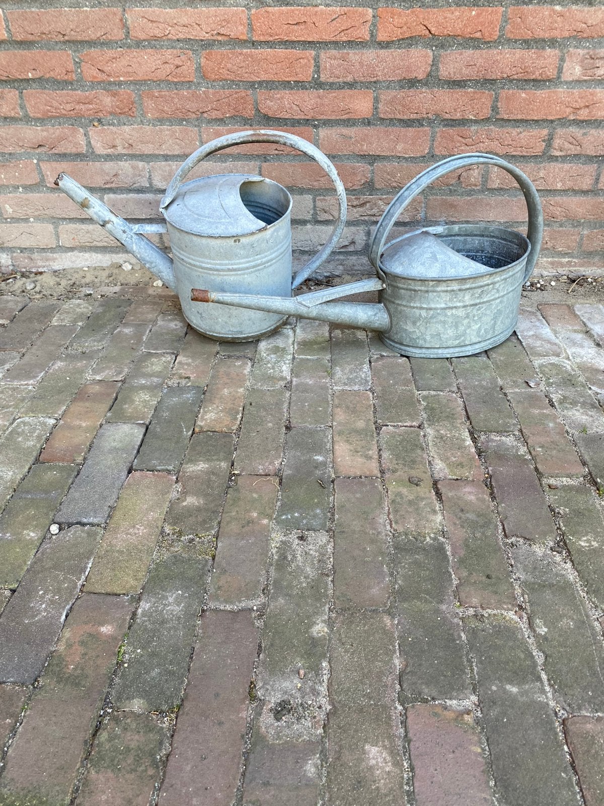 Zinken gieter 2 stuks ( zijn lek! ), Antiek en Kunst, Ophalen