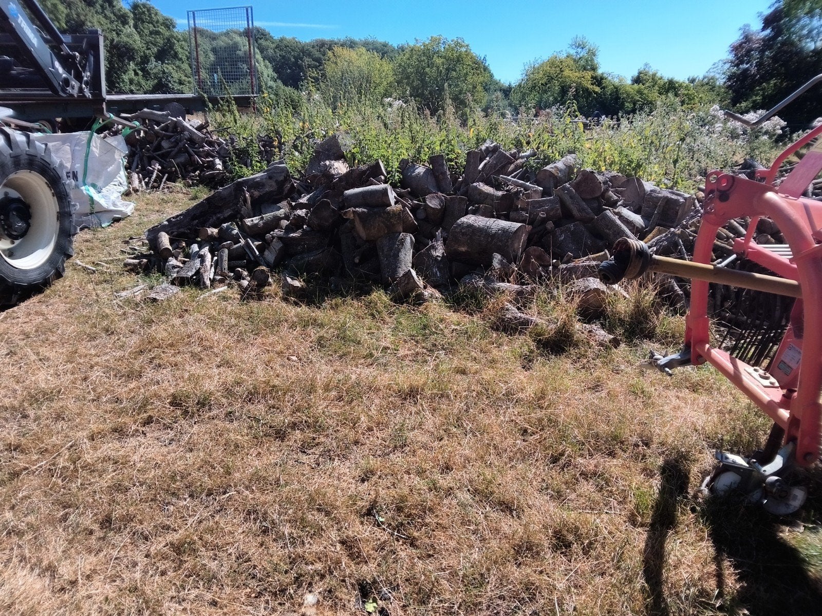 Grote hoeveelheid brandhout - diverse hardhout, Tuin en Terras, Haardhout, 6 m³ of meer, Ophalen, Overige houtsoorten, Blokken