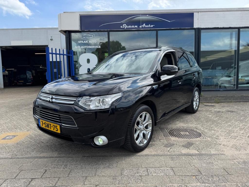 Mitsubishi Outlander 2.0 PHEV Instyle+ l DEALER ONDERHOUDEN., Zwart, 4 cilinders, Zwart, Hybride Elektrisch/Benzine