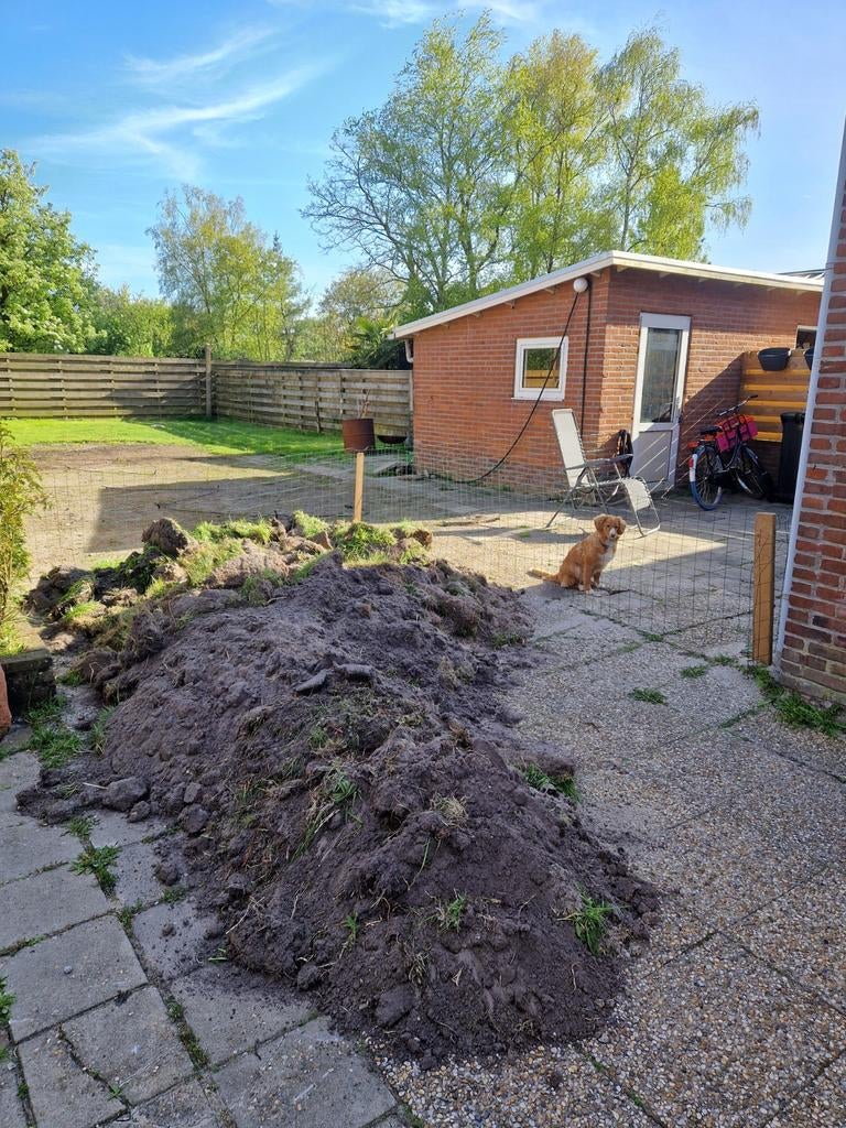 Tuinaarde met wortels en gras - ca. 2 kuub, Ophalen, Tuinaarde