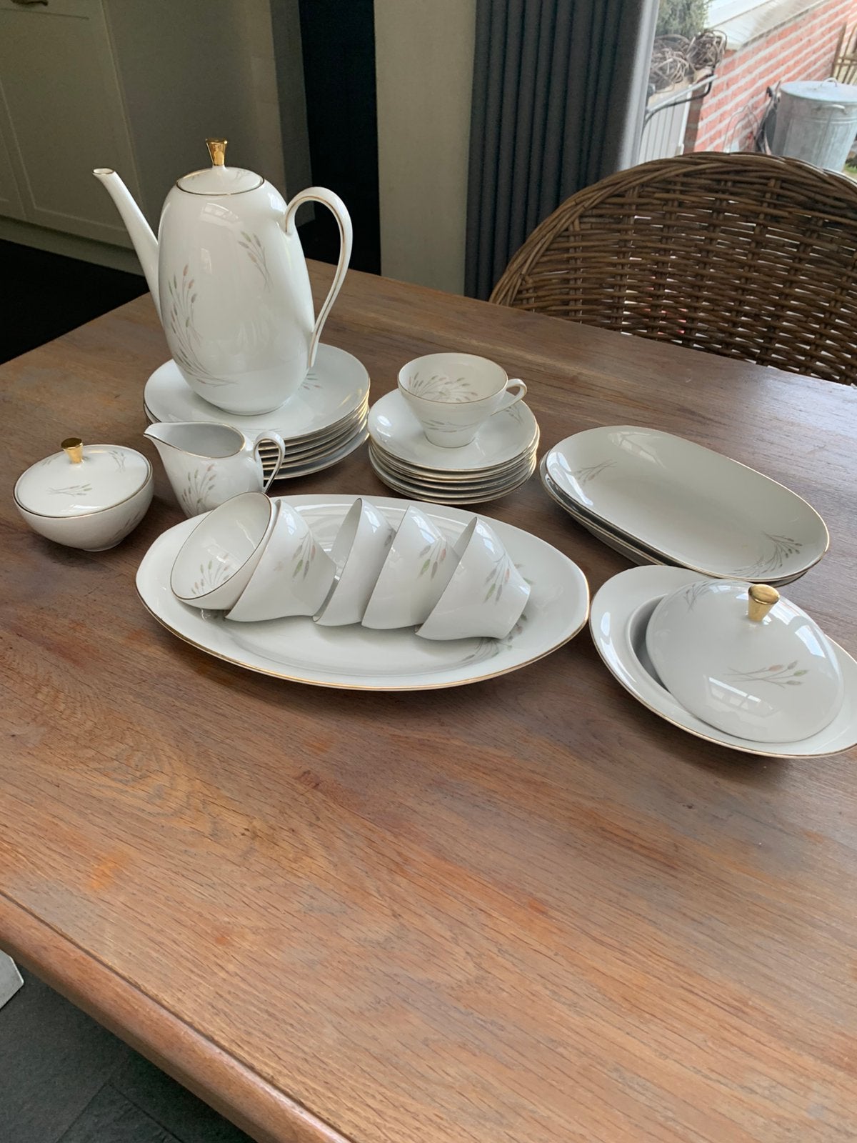 Vintage porseleinen servies, Ophalen