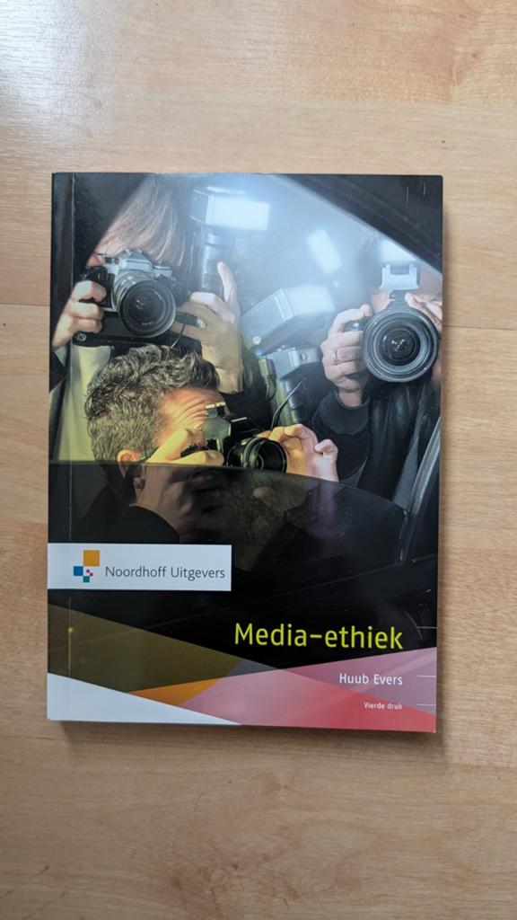 Boek 'Media-ethiek' - Huub Evers, Overige vakken, Huub Evers, Ophalen of Verzenden, Zo goed als nieuw