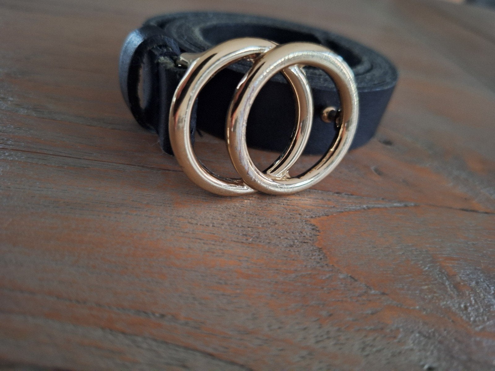 Zwarte riem met dubbele gouden ring gesp, Kleding | Dames, Riemen en Ceinturen, 3 tot 5 cm, 90 tot 100 cm, Tailleriem, Ophalen of Verzenden