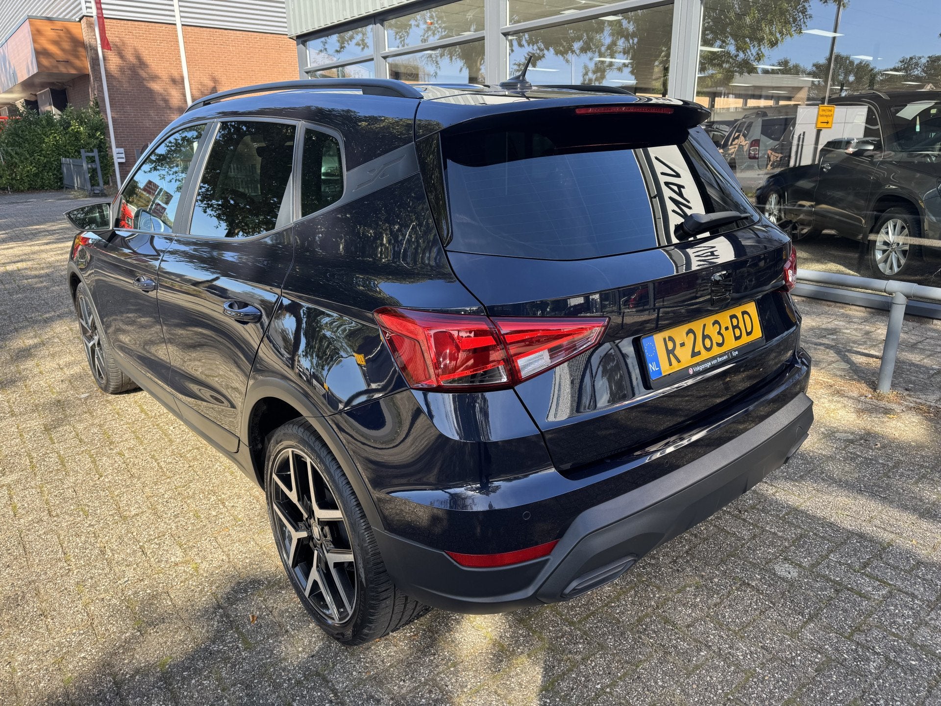 SEAT Arona 1.0 TSI Style Business Intense VIRTUALE-LED-CARPL, Auto's, Stof, Gebruikt, Blauw, 49 €/maand