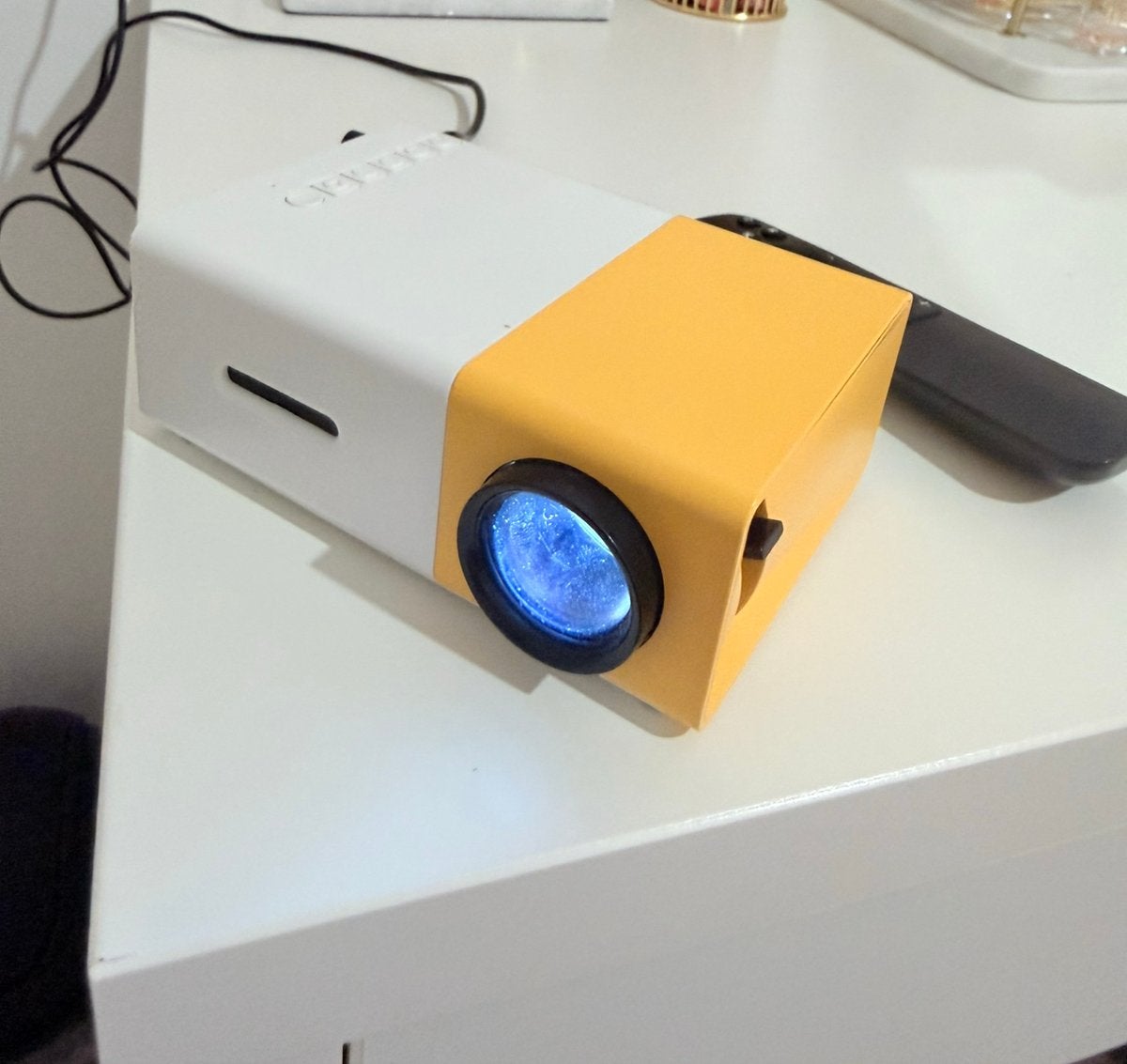 Mini beamer, Ophalen of Verzenden, Zo goed als nieuw, LCD