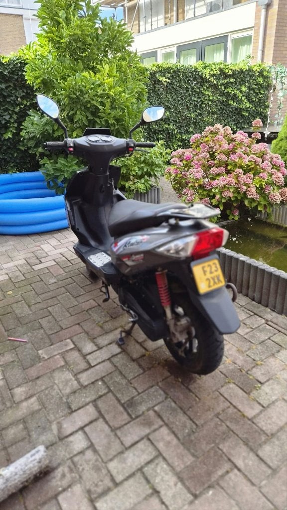 scooter, bromfiets, Fietsen en Brommers, Ophalen of Verzenden, Zo goed als nieuw, Benzine, 50 cc
