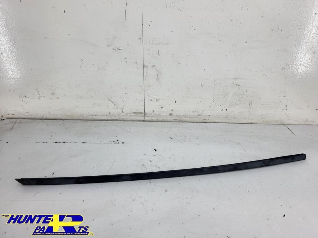 Sierstrip voorruit L Volvo V70 III ('07-'17) 31214492, Gebruikt, Ophalen of Verzenden, Volvo, Volvo